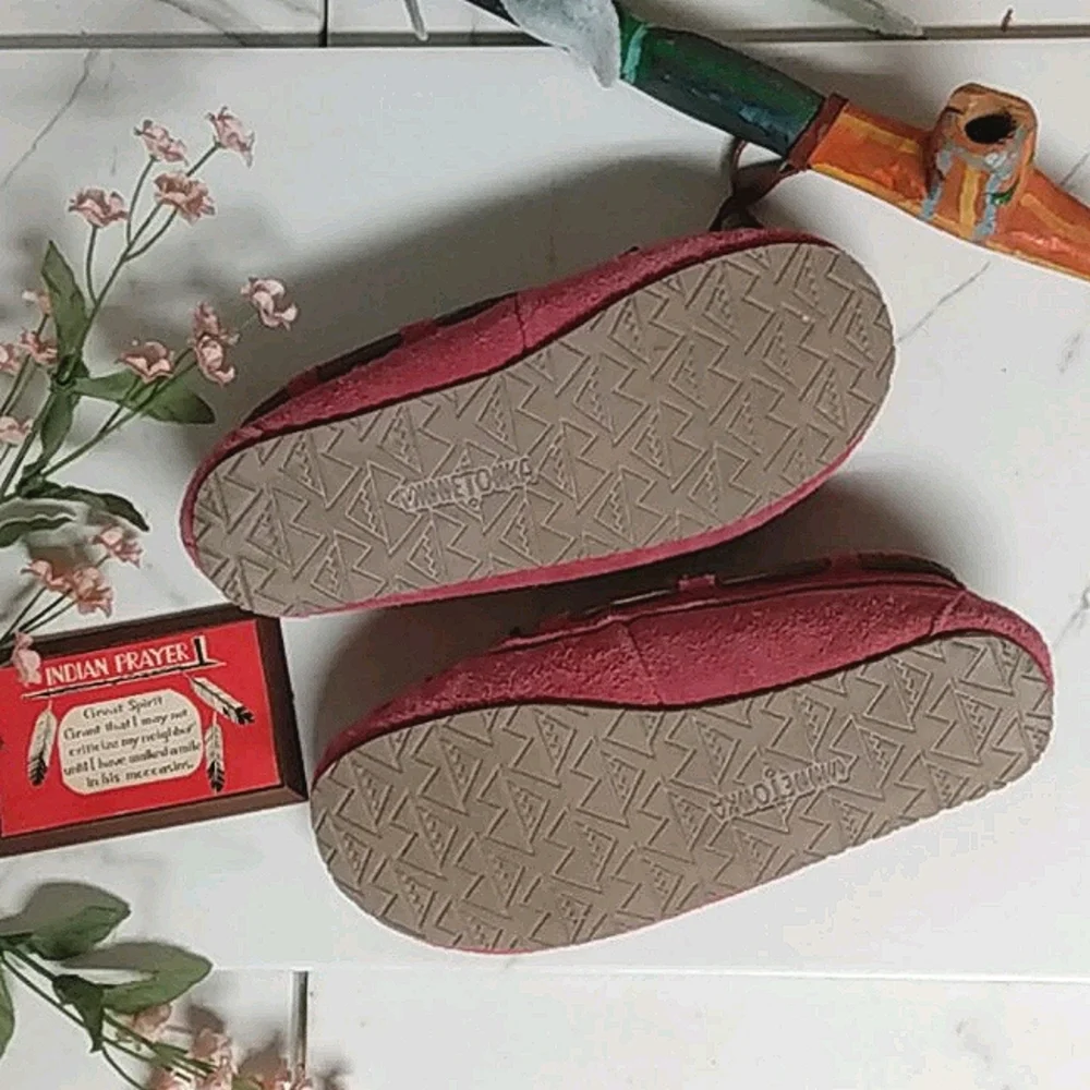 Bubble Gum Pink Minnetonka Moccasins Girls size 2